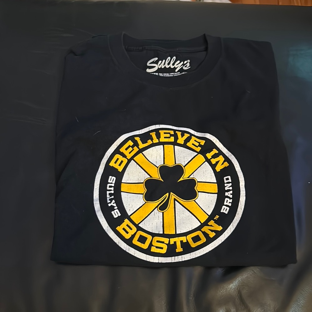 Boston Bruins t shirt